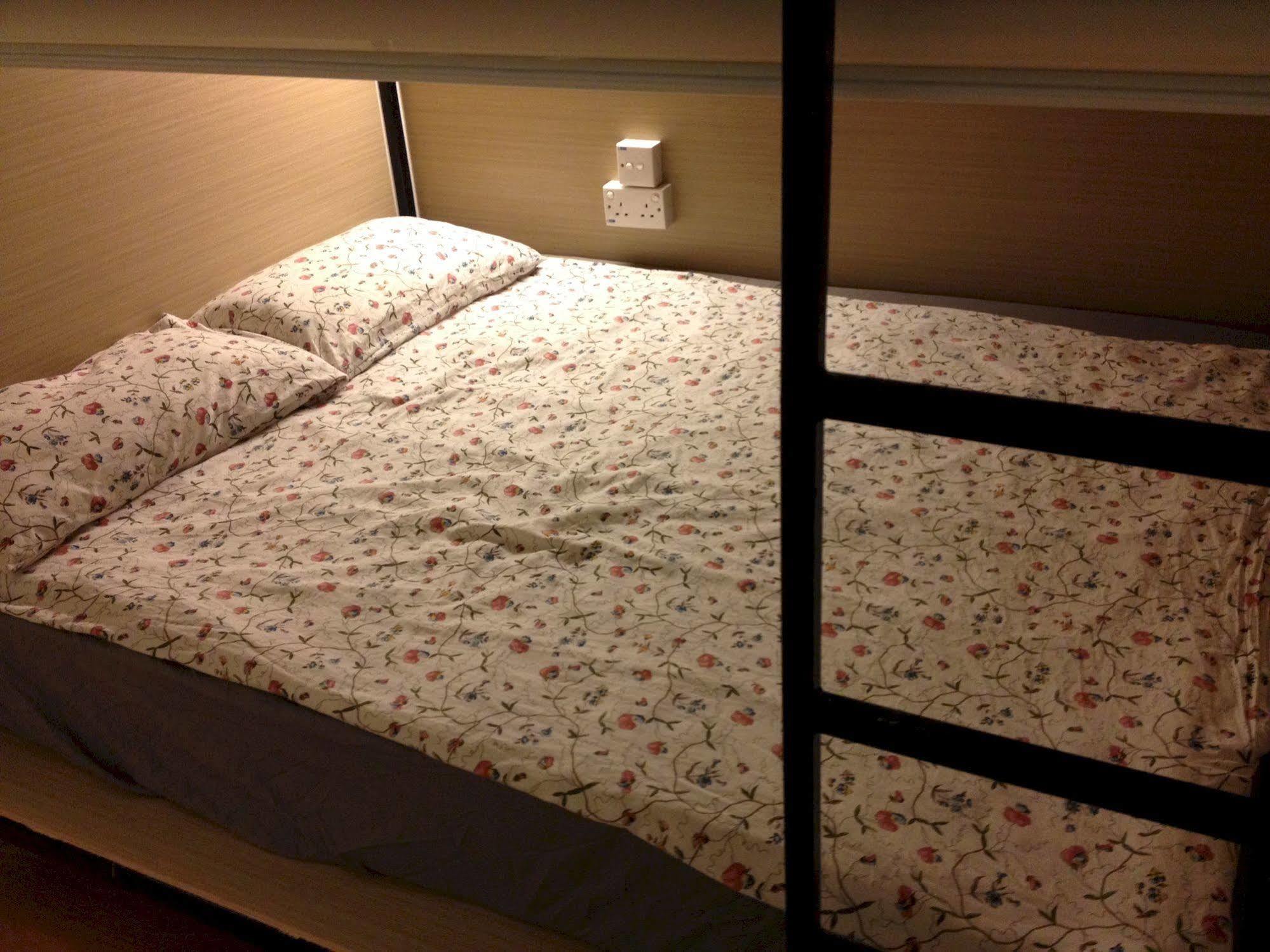 Plush Pods Hostel Singapura Luaran gambar