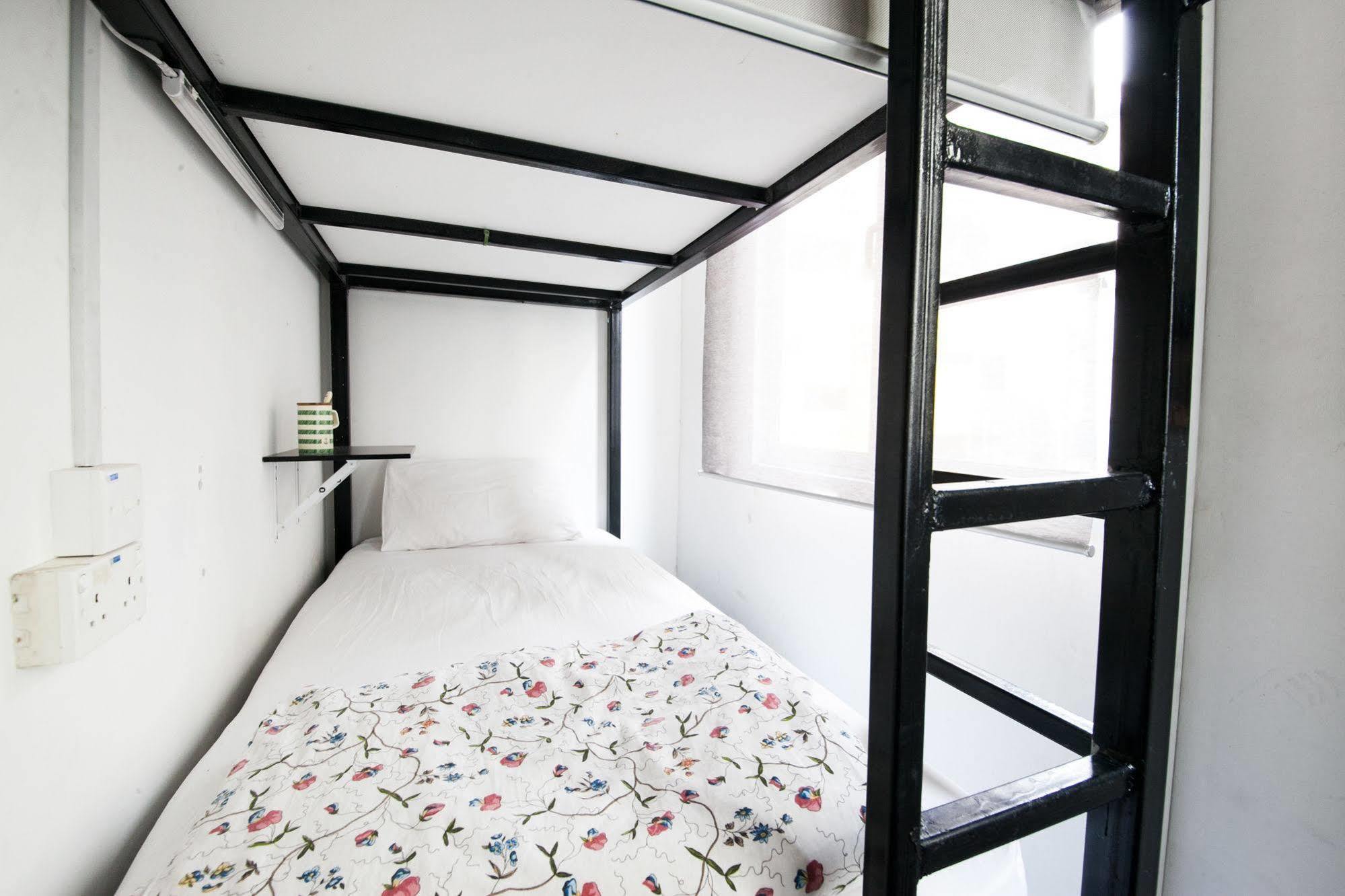 Plush Pods Hostel Singapura Luaran gambar