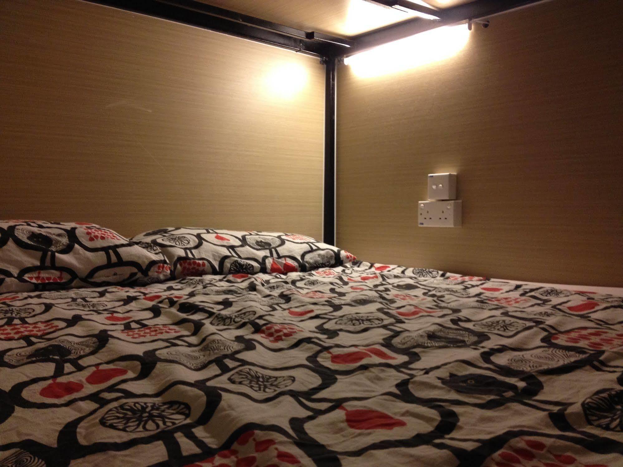 Plush Pods Hostel Singapura Luaran gambar